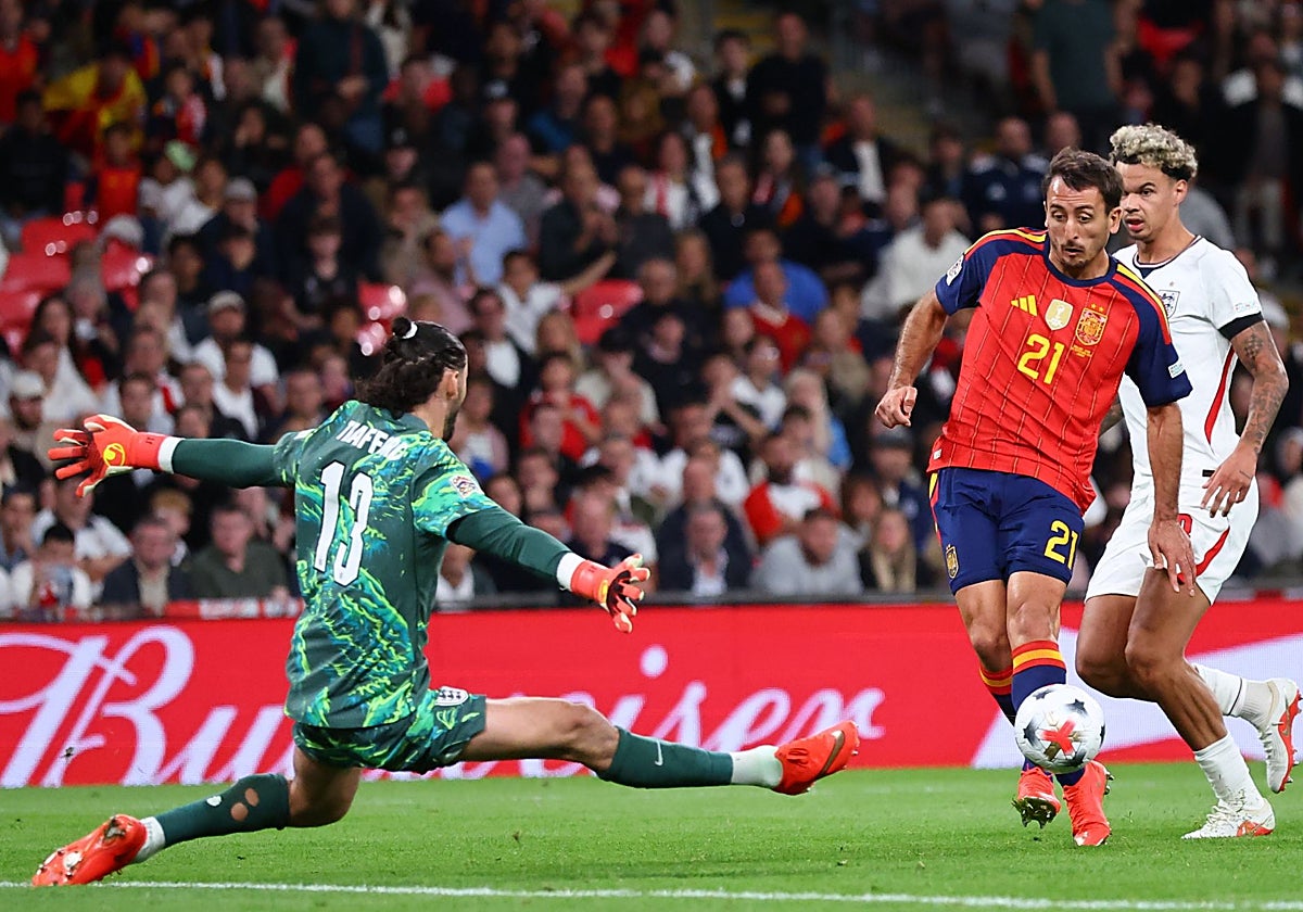 Oyarzabal, cerca de dar caza a su ídolo, David Silva