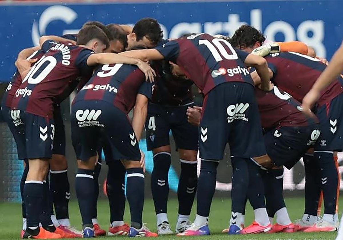 El Eibar disputó ante el Almería un partido de gran intensidad en Ipurúa