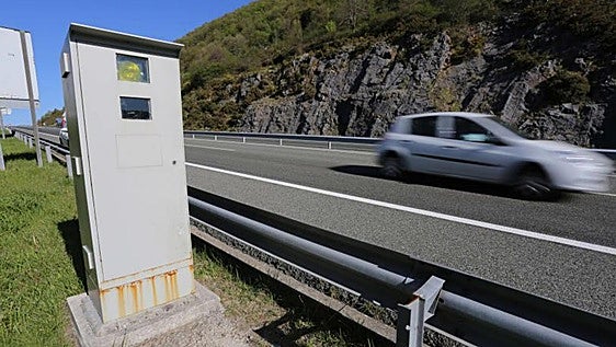 Casi 8 multas por hora en la A-15: El radar de Lekunberri vuelve a ser el tercero que más multa de España, según la DGT