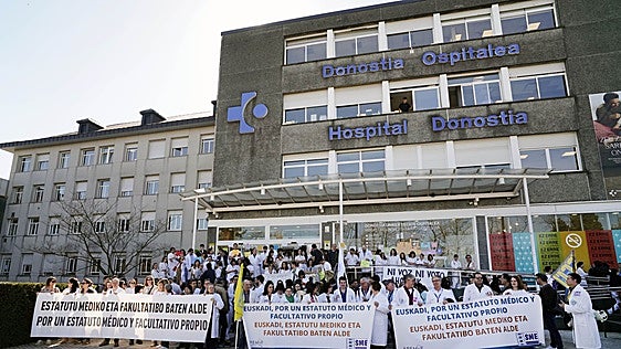 La huelga de médicos dispara un 40% las reclamaciones en Osakidetza