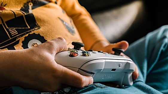 Señales de alarma y seis reglas para que el juego no se convierta en problema oculto
