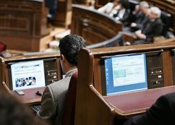 Un virus deja a los diputados sin Facebook