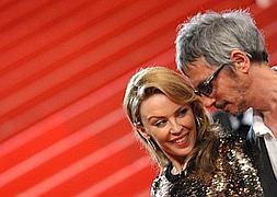 La actriz Kylie Minogue y el director francés Leos Carax. / Foto: Alberto Pizzoli | Vídeo: Atlas