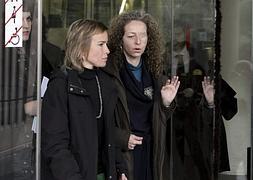 Ester Quintana, la mujer que perdió el ojo izquierdo durante la huelga general del 14N. / Foto: Toni Garriga (Efe) | Vídeo: Atlas