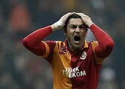 Yilmaz se lamenta durante un momento del partido./Efe