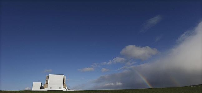 Imagen de la central nuclear de Dunbar, en Escocia. / Suzanne Plunkett (Reuters)