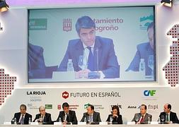 José Antonio Pascual, Guillermo Fernández de Soto, Luis Enríquez, Pedro Sanz, Cuca Gamarra, José María Vázquez y José Luis Prusen, en la inauguración de las Jornadas. / Justo Rodríguez