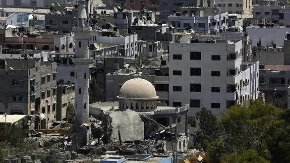 Vista aérea de los destrozos en la mezquita de Al-Aqsa tras los bombardeos del Ejército israelí