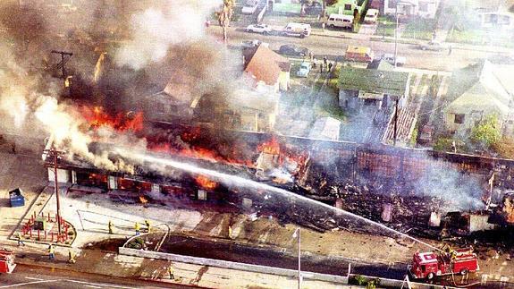 Disturbios desencadenados en Los Ángeles tras la muerte de Rodney King en 1992.