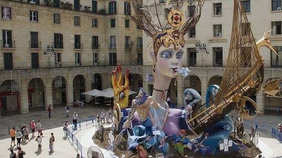 Hoguera oficial en Alacant. 