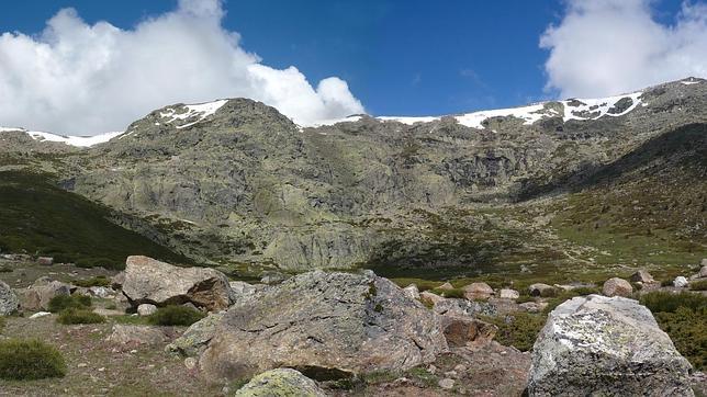 El macizo de Peñalara, en la imagen, está dentro del Parque Nacional de Guarrama.