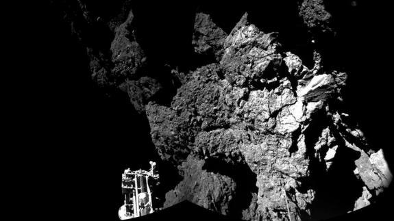 Imagen del módulo Philae sobre la superficie del cometa 67P.
