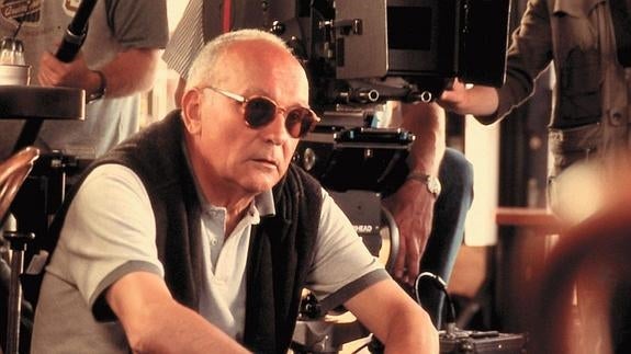 Mario Camus, en un rodaje.