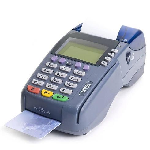 Los pagos con tarjeta avanzan en España, pero lentamente.