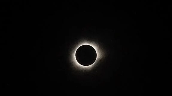 Imagen del eclipse de sol. 