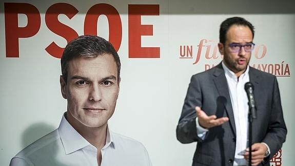 El portavoz del Comité Electoral del PSOE, Antonio Hernando. 