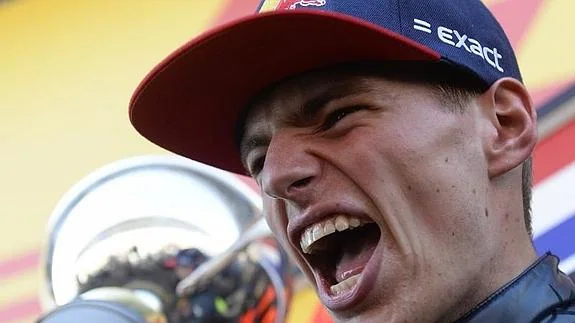 Max Verstappen celebra su triunfo en Barcelona. 