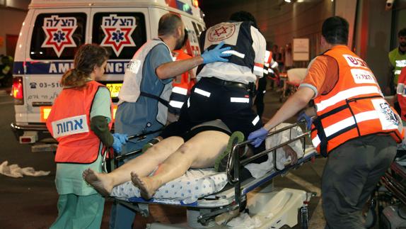 Imagen de uno de los heridos en el atentado de Tel Aviv. 