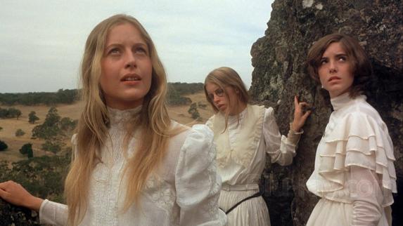 Tres de las protagonistas de 'Picnic en Hanging Rock'.