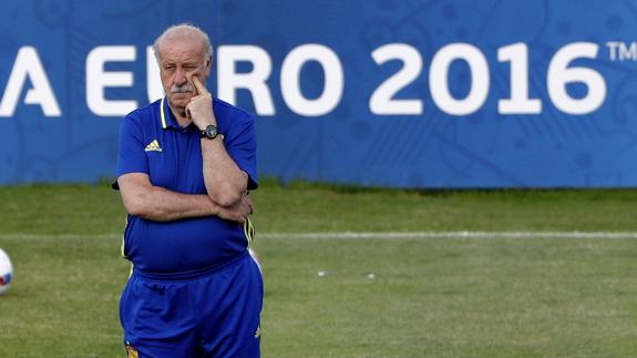 Vicente del Bosque, durante un entrenamiento con la selección española de fútbol. 