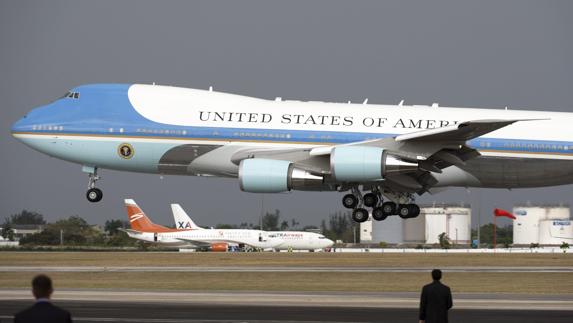 El Air Force One despega de La Habana con Barack Obama a bordo.