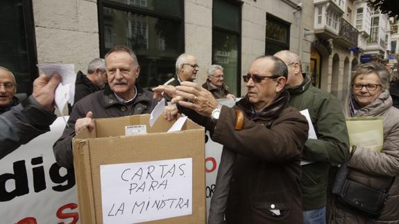 Pensionistas, durante una protesta.