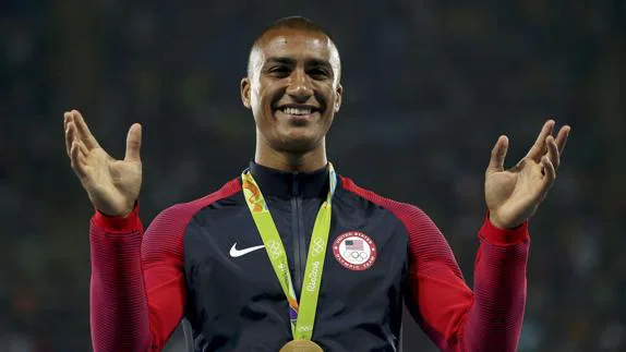 Ashton Eaton, con la medalla conquistada en Río. 