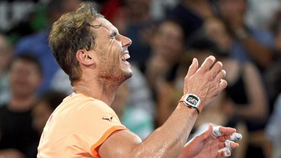 Rafa Nadal celebra su triunfo ante Zverev. 