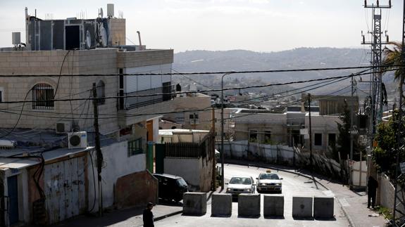 Nuevas barreras colocadas en el barrio Jabel Mukaber, en el que residía el atacante. 
