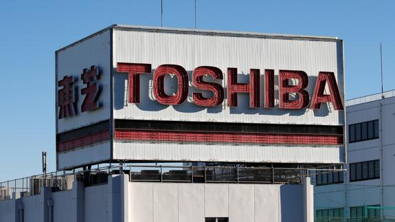 El logo de Toshiba.
