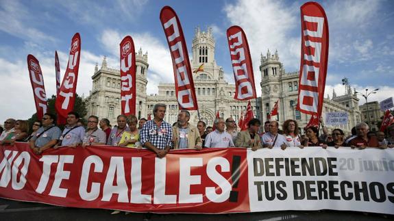 Manifestación convocada en Madrid por los sindicatos en contra de la reforma laboral, en junio de 2012.