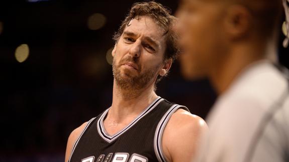 Pau Gasol se lamenta durante un partido. 