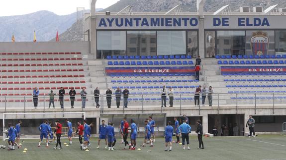 Los jugadores del Eldense, en un entrenamiento. 