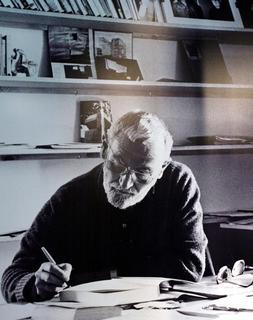 Imagen de archivo de Jorge Oteiza. [MAITE BARTOLOME]