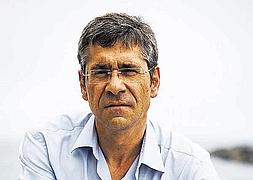 Carlos Ormazabal, en el donostiarra paseo de Salamanca. ::                             USOZ