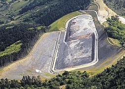 Vista aérea del solar de Zubieta donde se preveía construir la incineradora. ::                             CAPDEQUI/EASOFLYERS