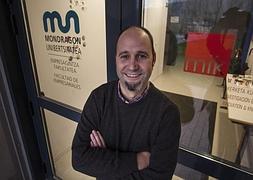 Mondargon Unibertsitatea. José Luis Alonso, responsable del servicio Relación Universidad-Empresa en el campus irundarra. ::                             F. DE LA HERA