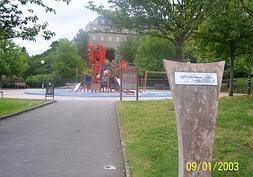 Más verde. Vista del parque de San Antonio de Padua, en el barrio de Belaskoenea. ::                             F. DE LA HERA