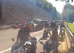 Atropella a varios motoristas, se da a la fuga y es perseguido