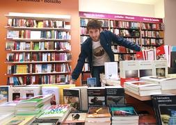 Esteban Granero: «Hay quien para desahogarse llama a un amigo, pero yo prefiero escribir un poema»