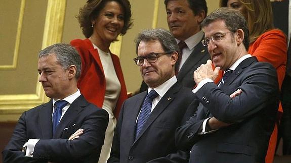 Urkullu, junto a Mas y Feijoo. 