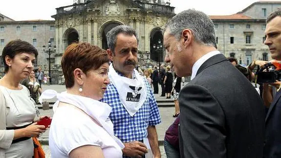 El lehendakari se compromete a entregar a Rajoy el informe sobre presos de Etxerat