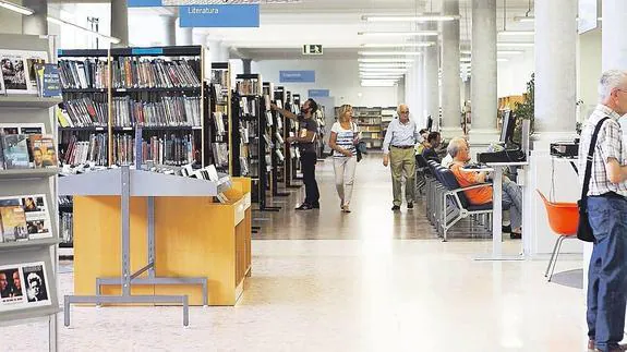 La biblioteca de Alderdi Eder es la que más visitantes recibe al año. 