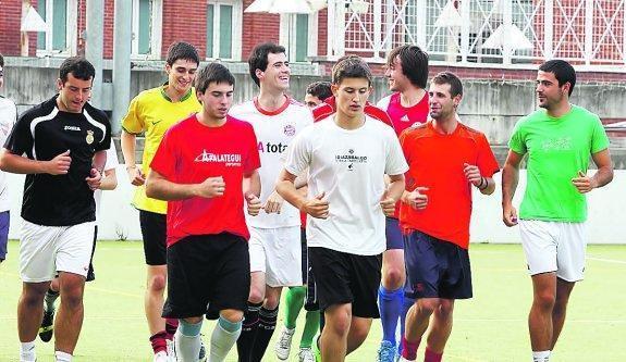 Touring. Los rojillos han podido puntuar en el tercer partido liguero. 