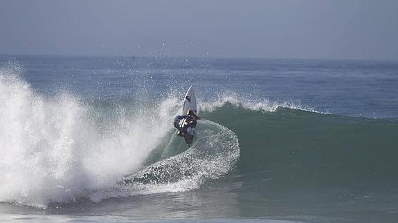Aritz Aranburu enel Hurley Pro disputado en Trestles, California. 