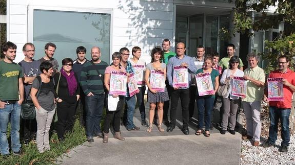 Hainbat eragile politiko eta kulturalek euren babesa eman diote Ziburuko Kaskarotenea ikastolari. 