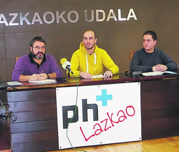 Lusarralde, Andonegi y Iruin, en la presentación del proceso.