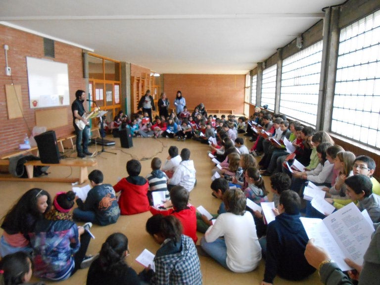 21.000 haur ari dira ikasgelan bertsolaritza lantzen transmisio proiektuaren baitan