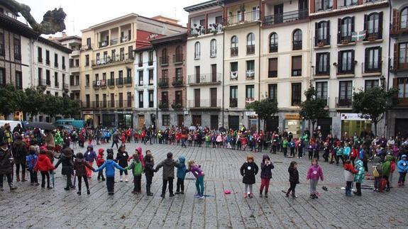 Euskararen aldeko katea. 