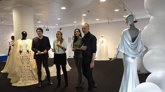 Isabel Zapardiez fusiona el mar y la alta costura en una exposición en el Aquarium